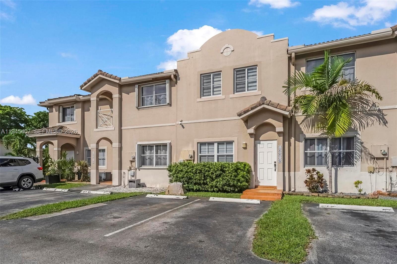 PASEOS AT MIAMI LAKES - Residential