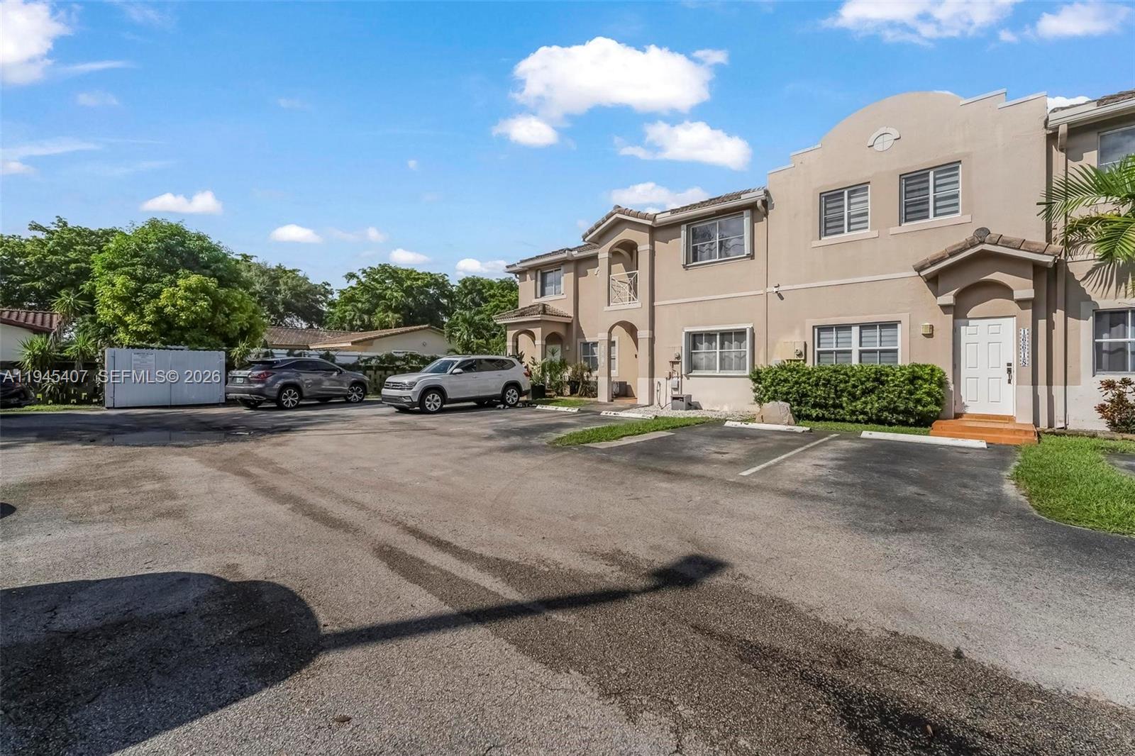PASEOS AT MIAMI LAKES - Residential