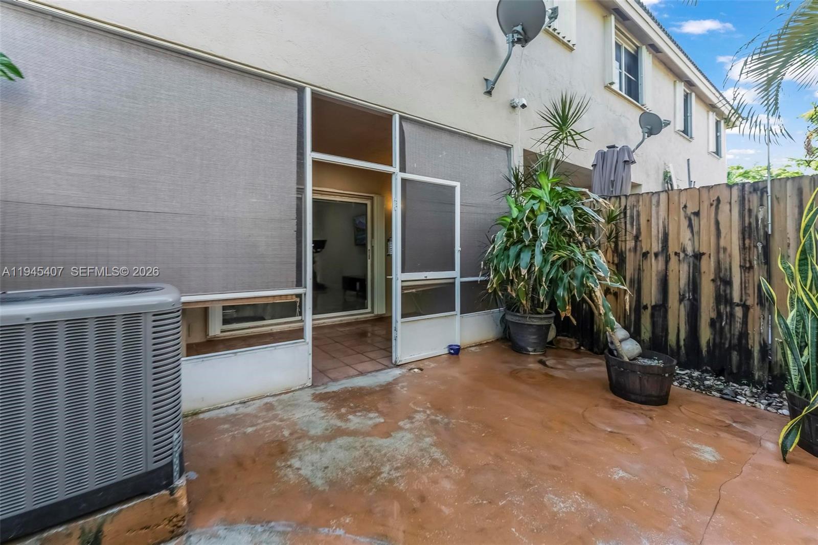 PASEOS AT MIAMI LAKES - Residential