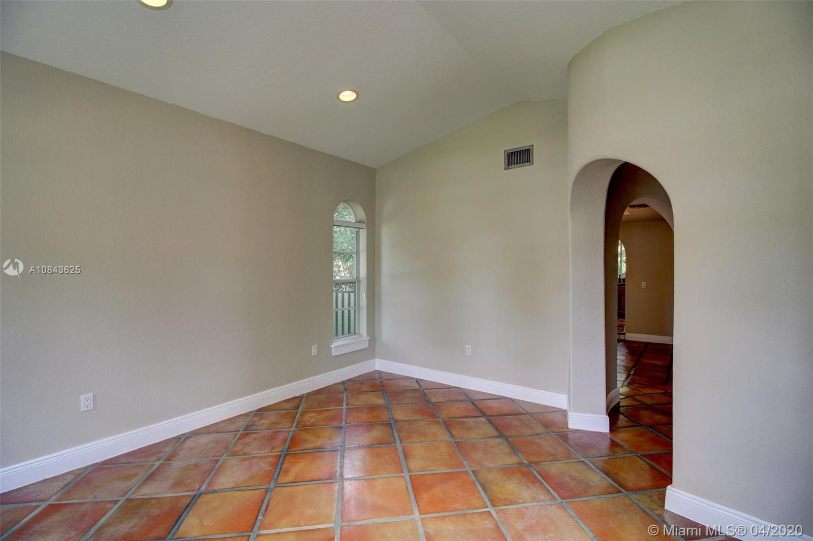 6TH ADDN TO ROYAL OAKS - Residential