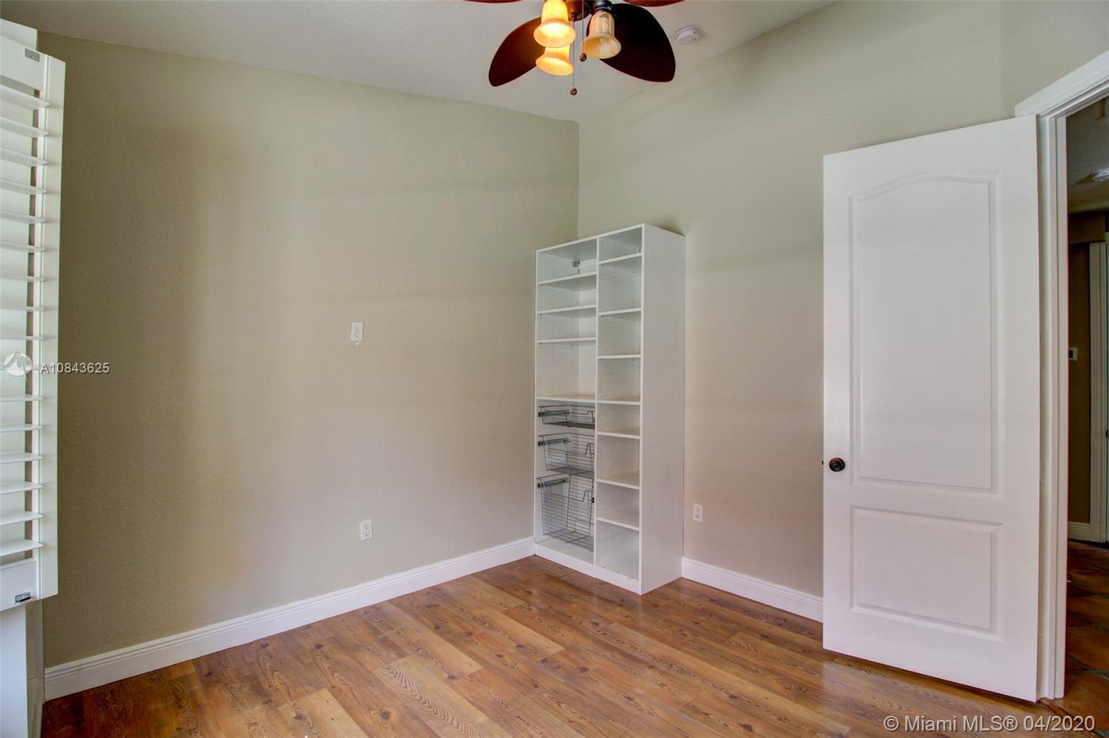 6TH ADDN TO ROYAL OAKS - Residential