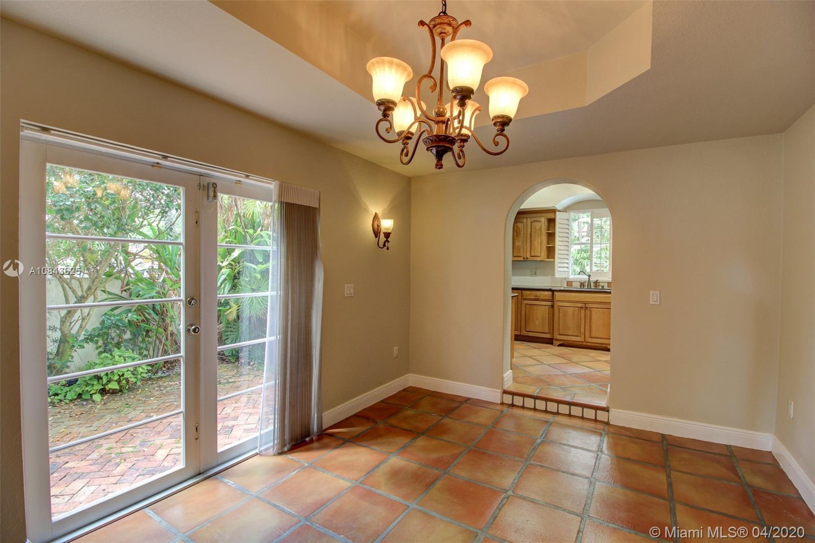 6TH ADDN TO ROYAL OAKS - Residential