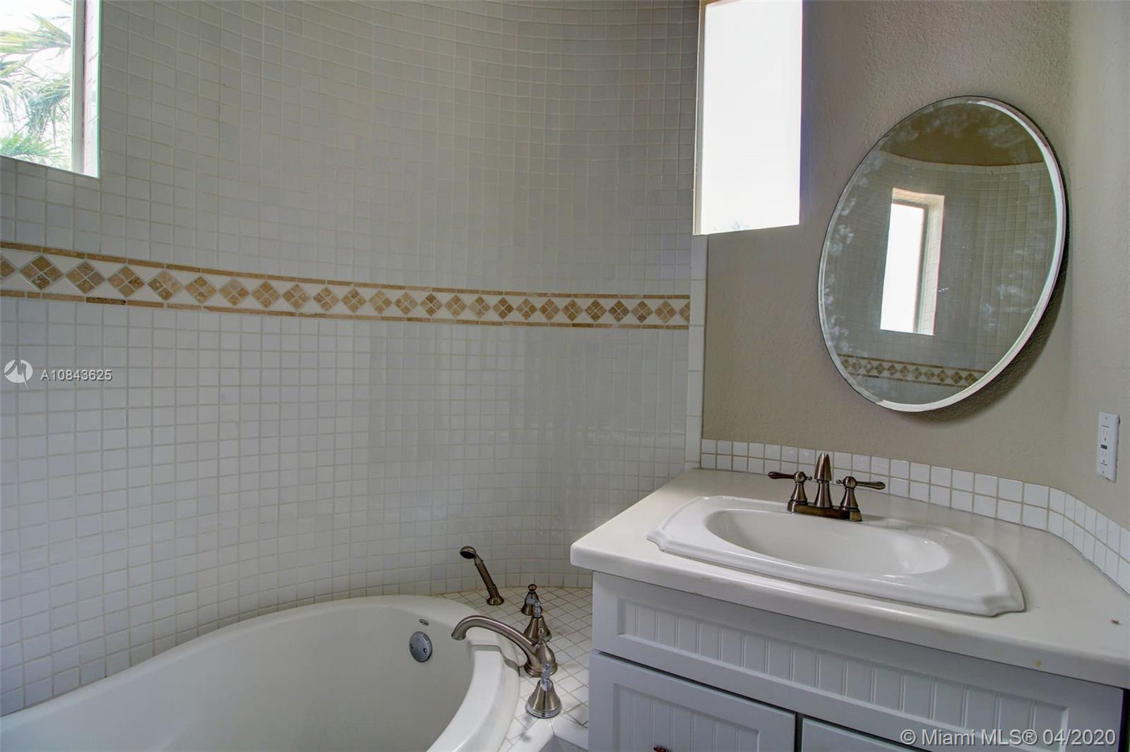 6TH ADDN TO ROYAL OAKS - Residential