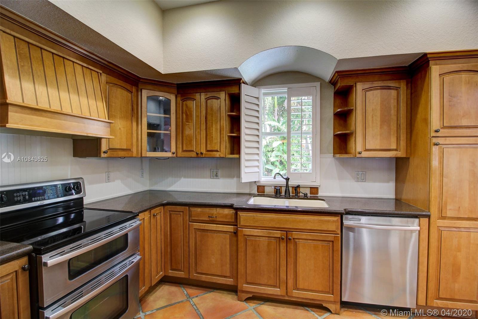 6TH ADDN TO ROYAL OAKS - Residential