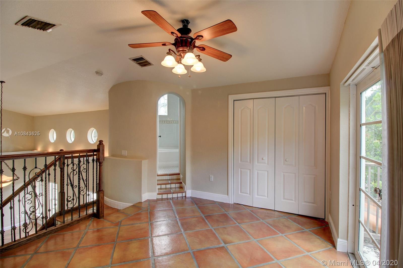 6TH ADDN TO ROYAL OAKS - Residential