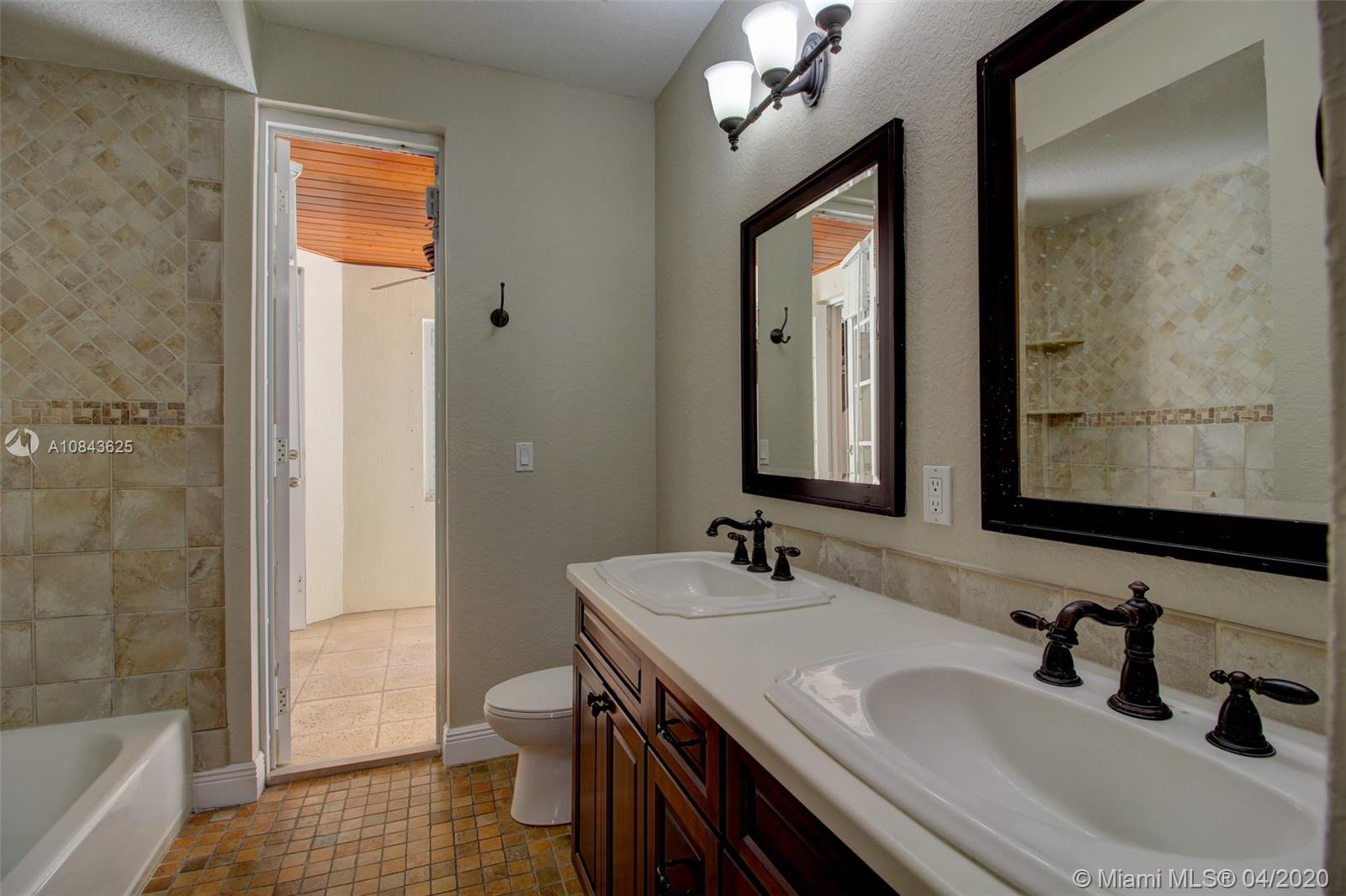 6TH ADDN TO ROYAL OAKS - Residential