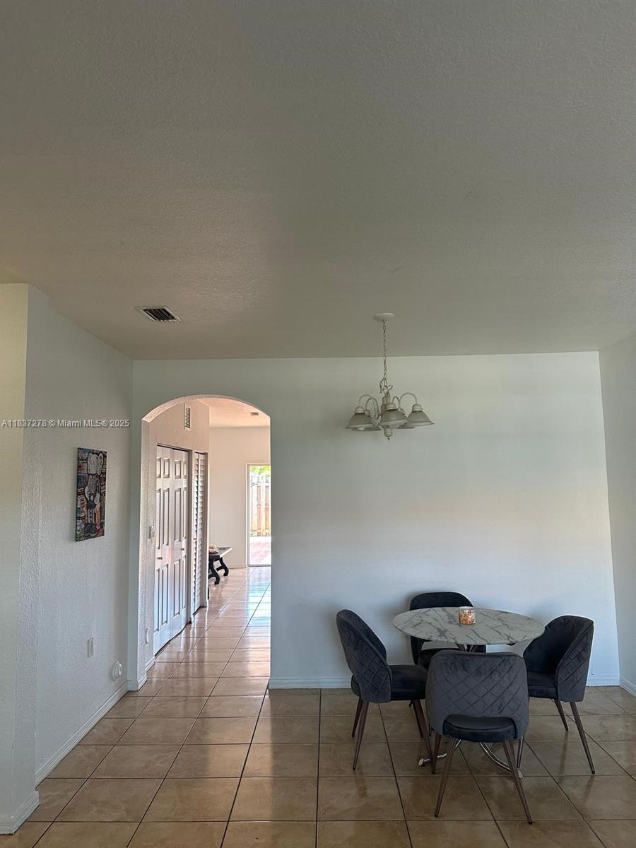 10922 SW 181st Ter, Miami, FL, 33157/$449,999 2 10922 SW 181st Ter