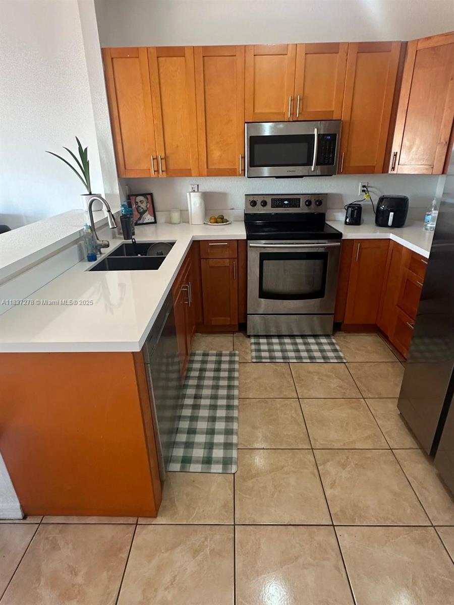10922 SW 181st Ter, Miami, FL, 33157/$449,999 3 10922 SW 181st Ter
