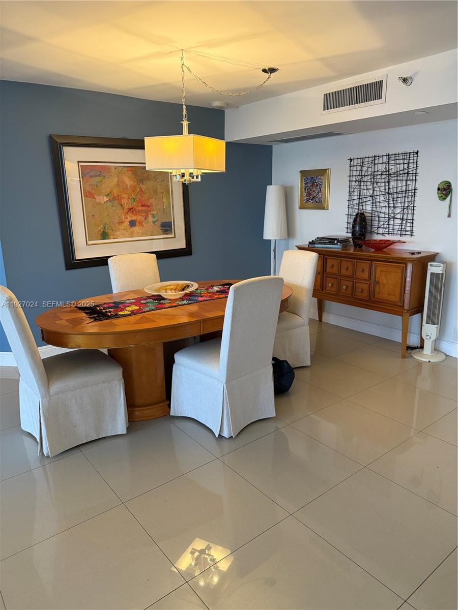 MYSTIC POINTE TOWER 500 C - Residential