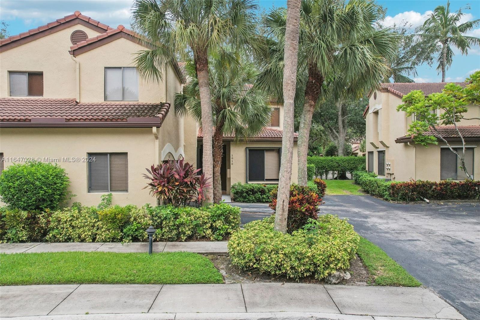 Property for Sale at 1010 Nw 105th Way B-139, Plantation, Miami-Dade County, Florida - Bedrooms: 3 
Bathrooms: 2  - $355,000