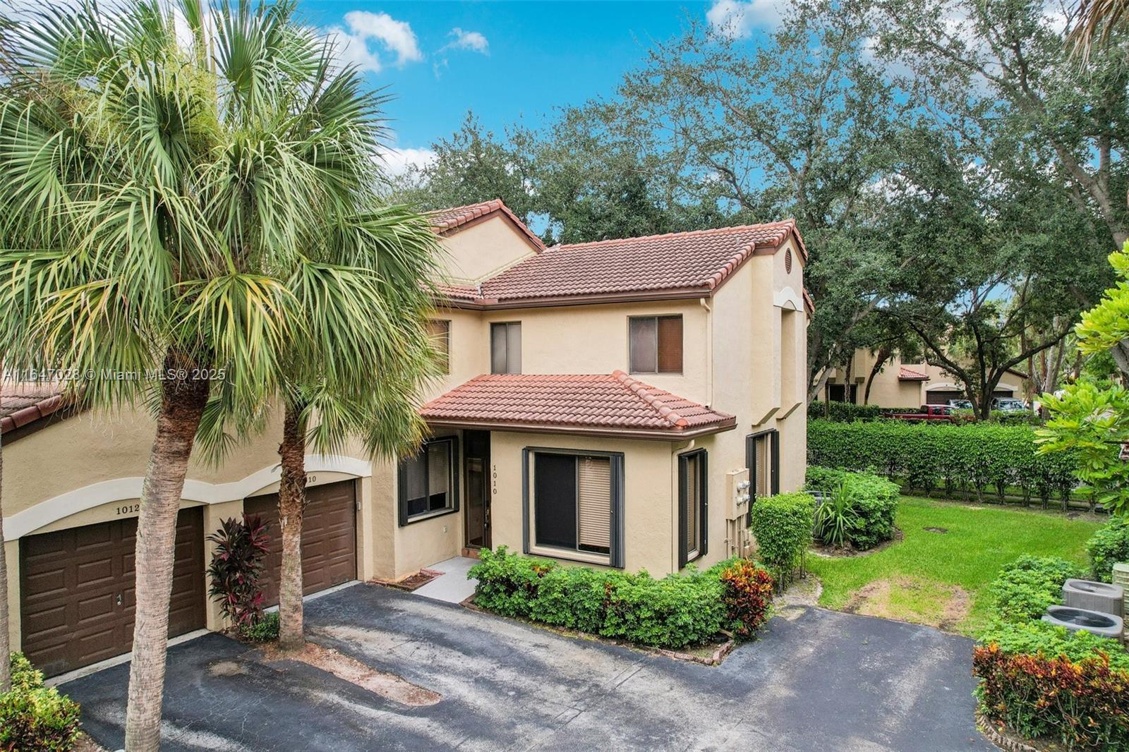 Property for Sale at 1010 Nw 105th Way B-139, Plantation, Miami-Dade County, Florida - Bedrooms: 3 
Bathrooms: 2  - $330,000