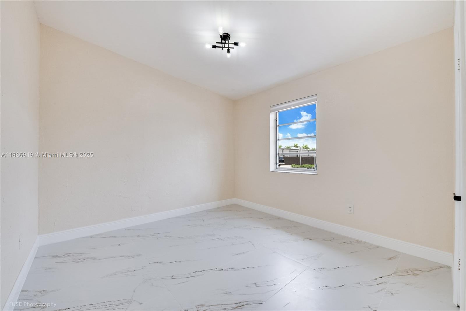 ROSEHAVEN - Residential Lease