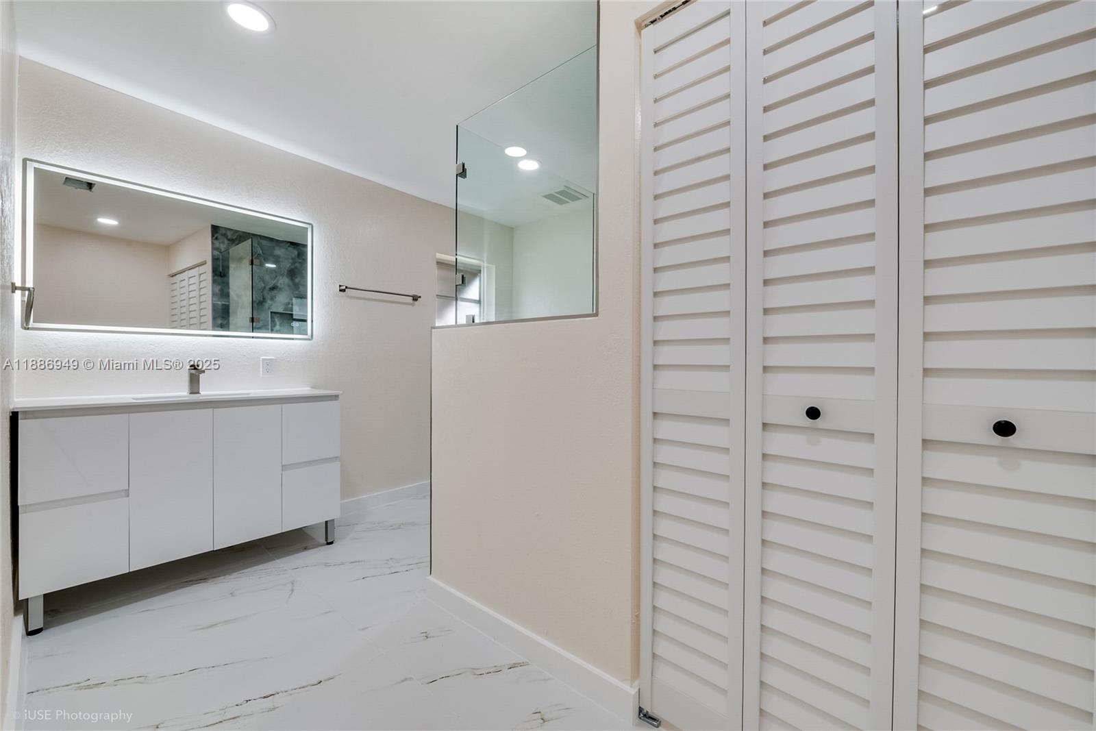 ROSEHAVEN - Residential Lease