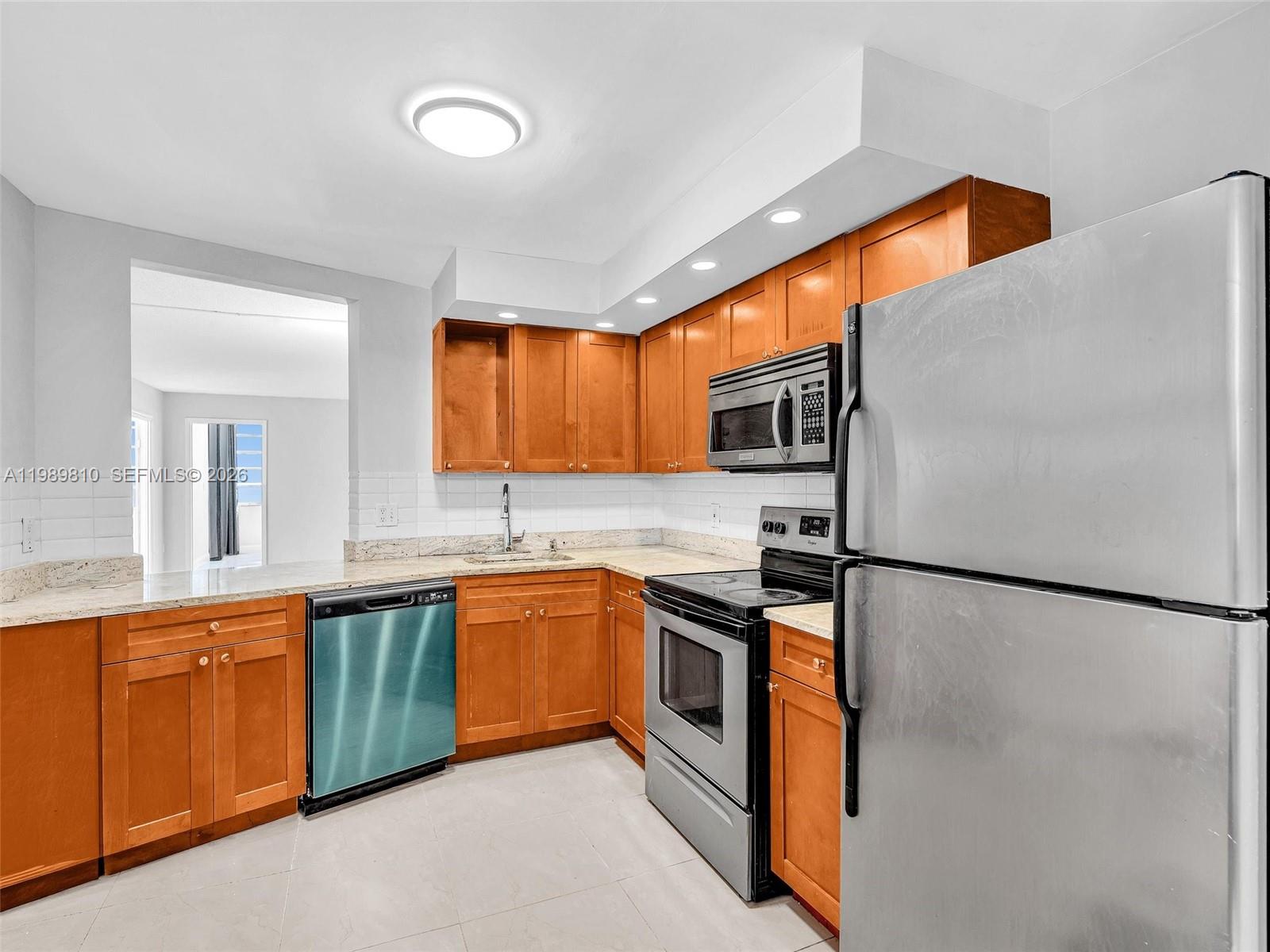 JADE WINDS GROUP - - Residential Lease