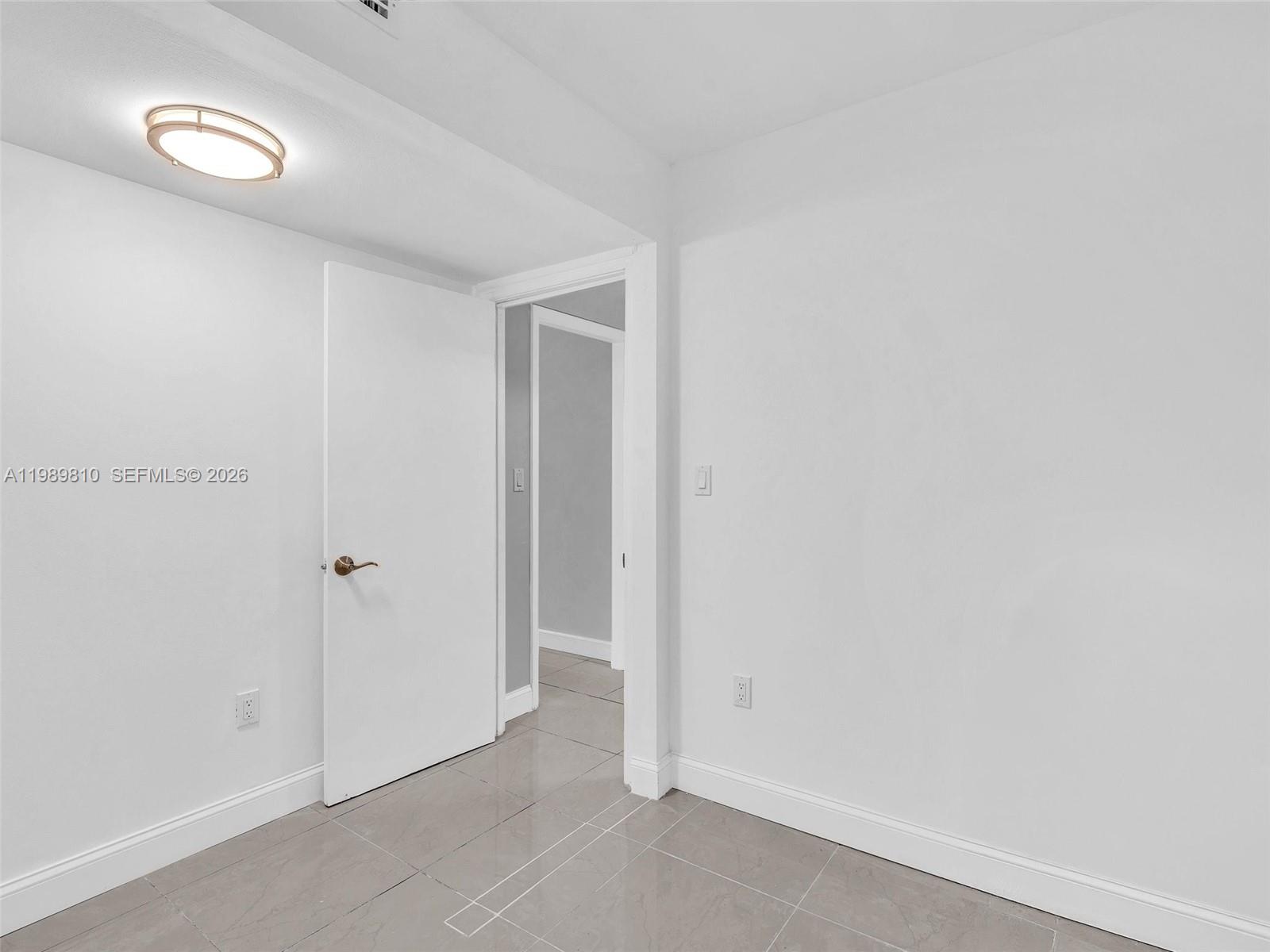 JADE WINDS GROUP - - Residential Lease