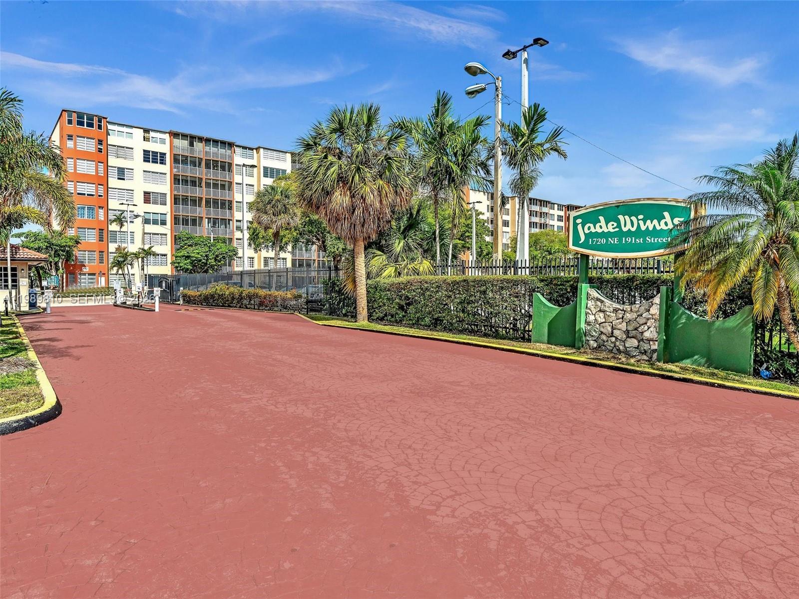 JADE WINDS GROUP - - Residential Lease