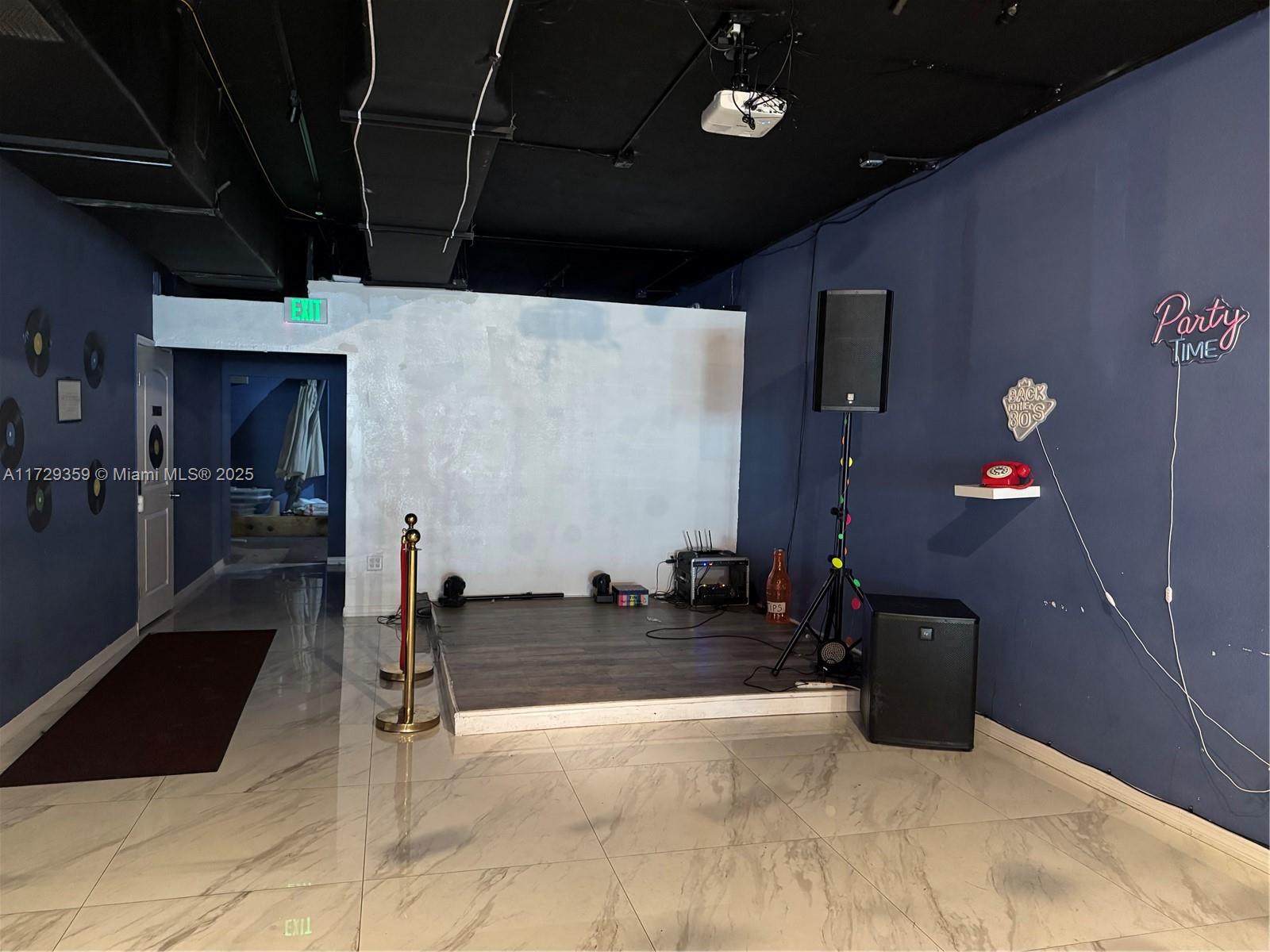 View photos, virtual tours, details... 1936 Hollywood Blvd