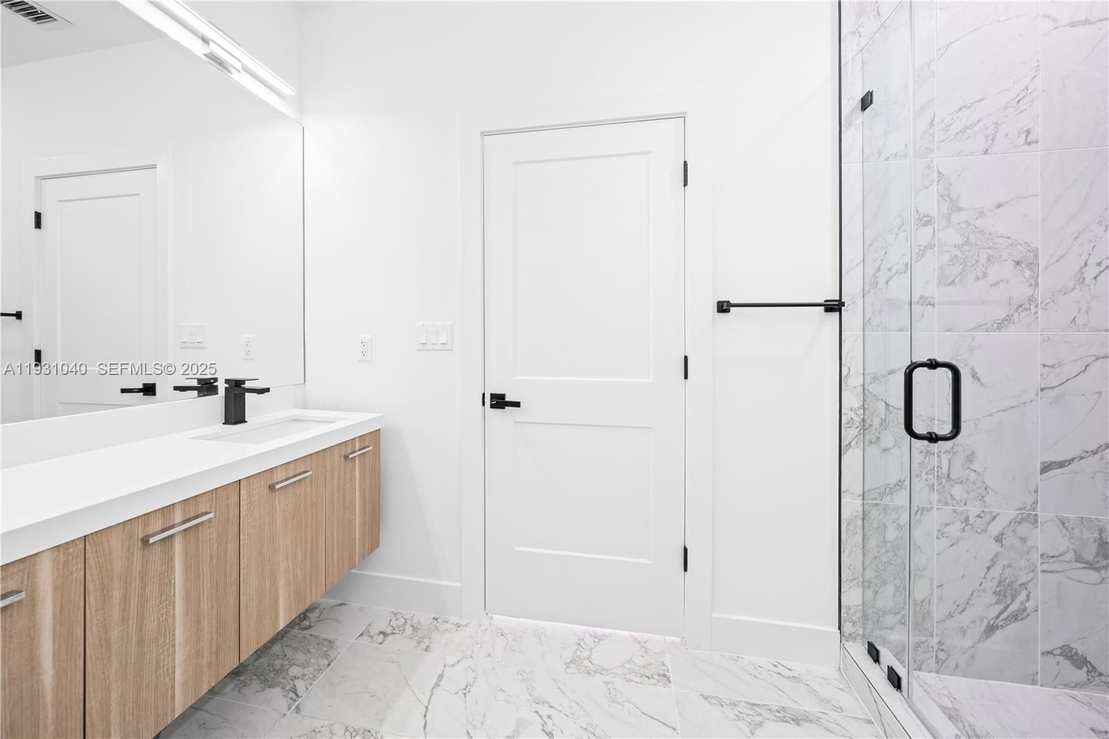 CITY OF MIAMI SOUTH - Residential Lease