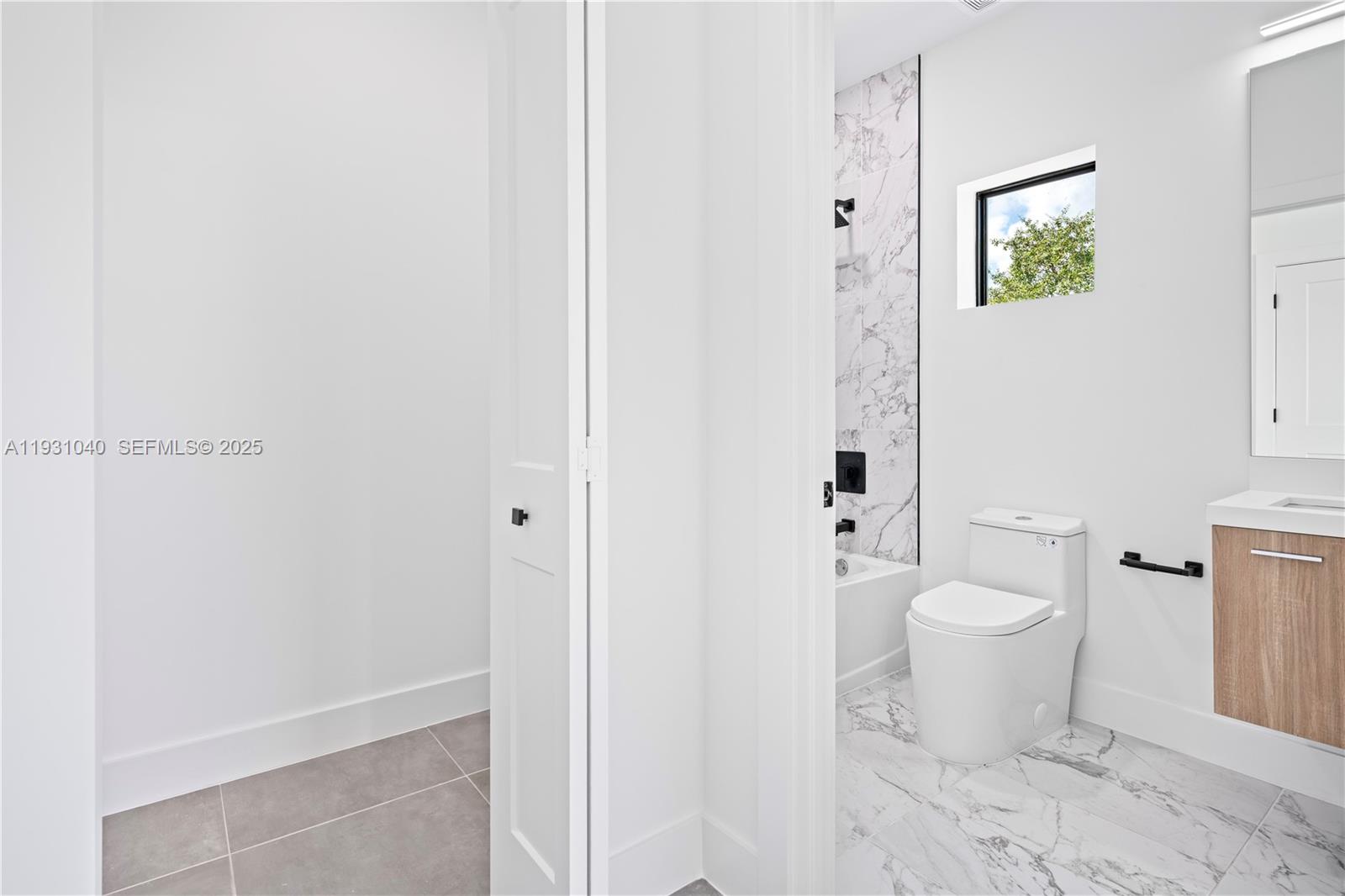 CITY OF MIAMI SOUTH - Residential Lease