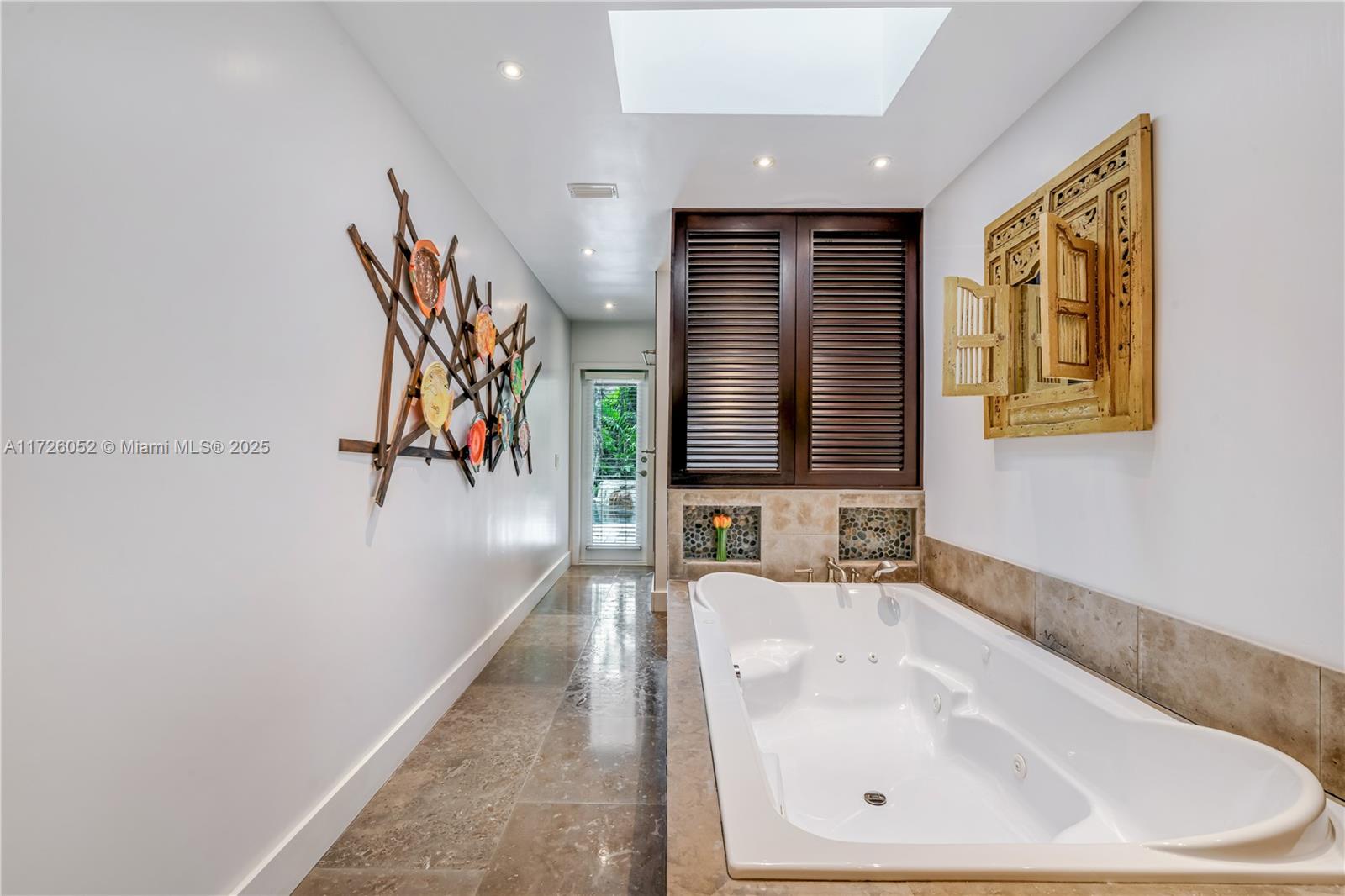 TALL OAKS - Residential