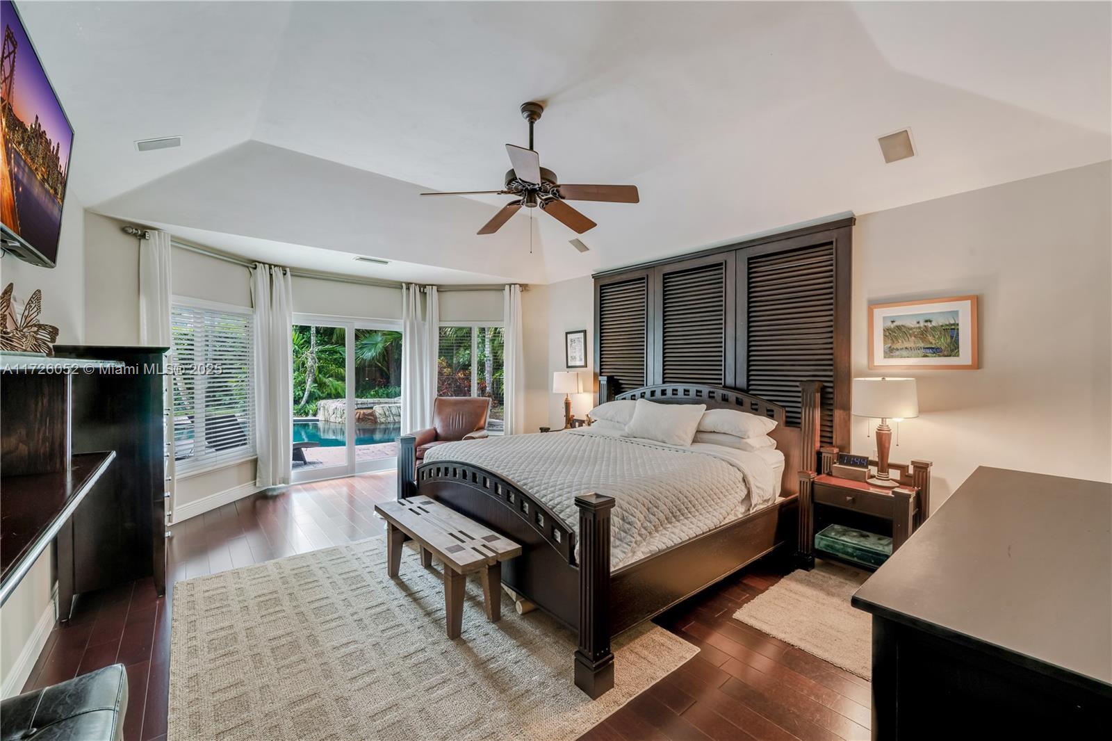 TALL OAKS - Residential