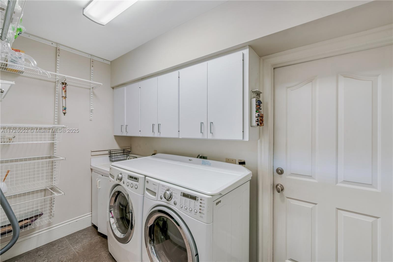 TALL OAKS - Residential