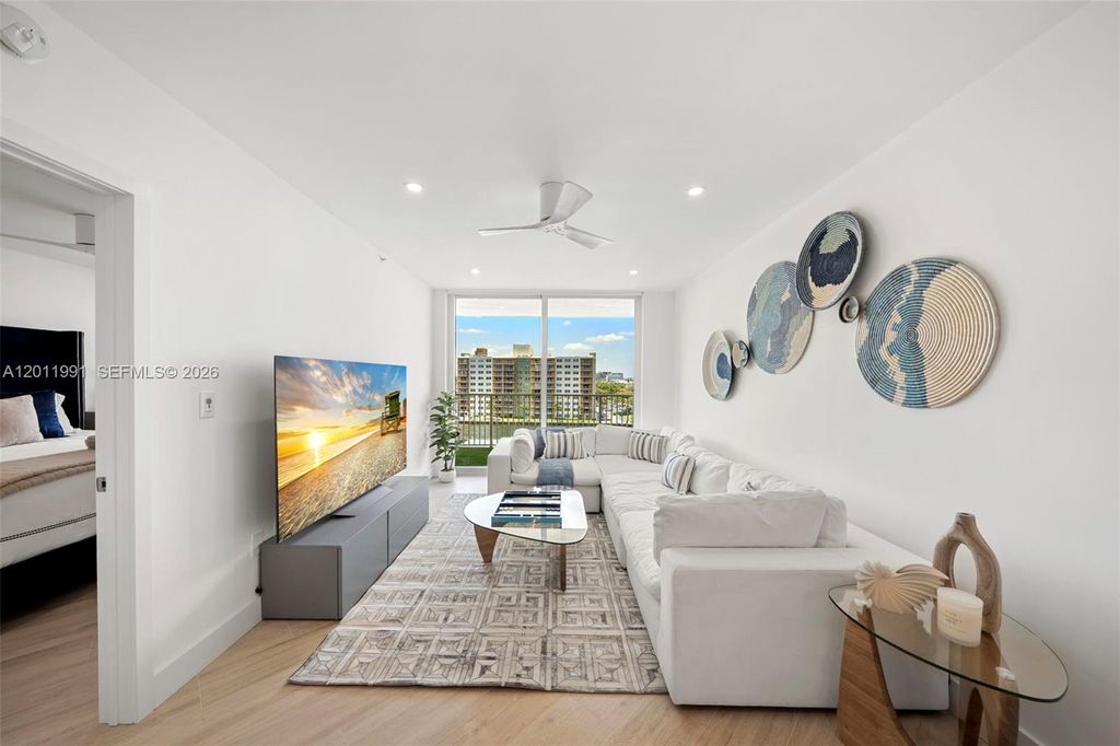 Photo of 3020 NE 32nd Ave #612, Fort Lauderdale, FL 33308 (MLS # A12011991)
