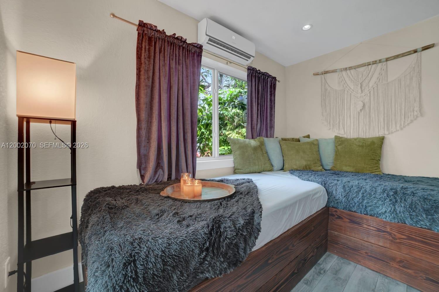 ROCKMOOR VILLA TRACK - Residential Lease