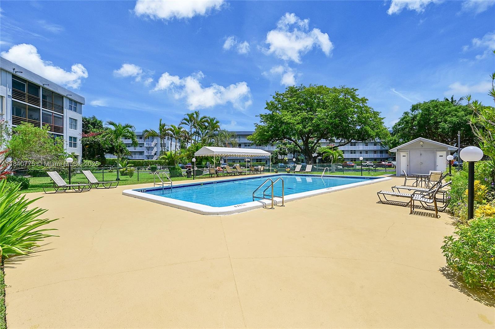 ROYAL PARK CONDO - Residential