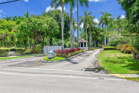 112 S Royal Park Dr 1C Oakland Park FL 33309