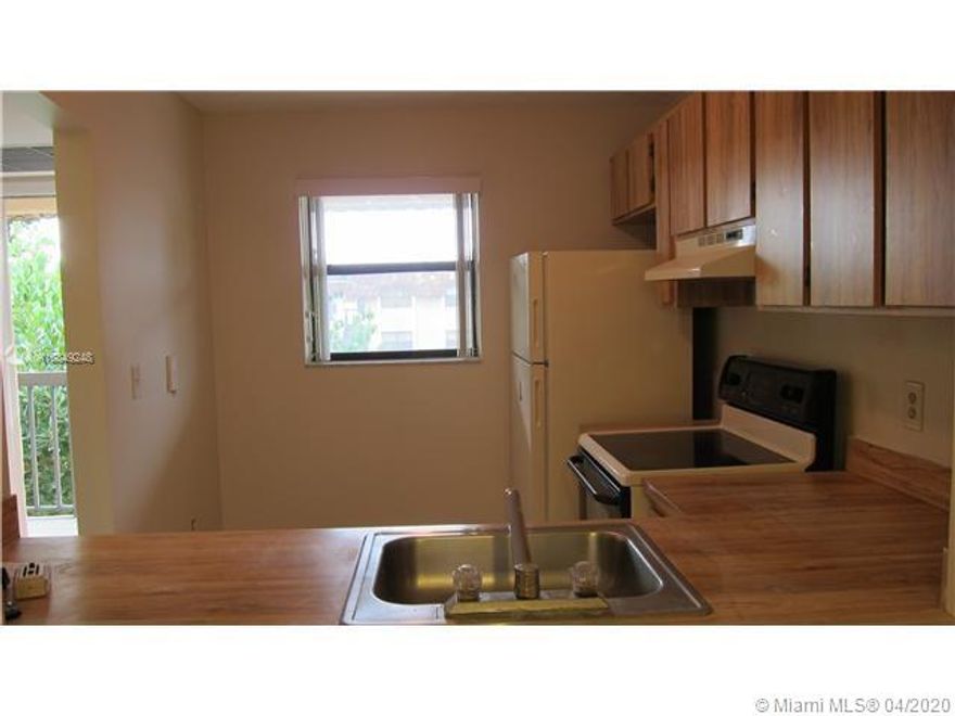 Beautiful 2/2 in Great Hammocks community, Include all Hammocks Amenities. Gorgeous view of lake and Beach from the Big Balcony & Master Room.  Beach is very close and the 8 Mile path is steps away.  Freshly painted & very nice Tile floors. Unit is completely tiled throughout, W/spacious Rooms & Large walk-In Closet in Master Bedroom.  Washer and Dryer inside the unit.Plenty of parking. Great price and Great Area.