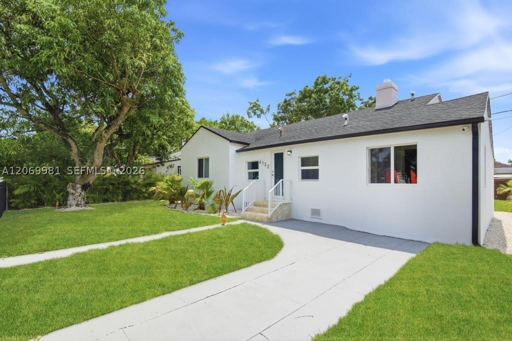 4122 NW 11th Pl