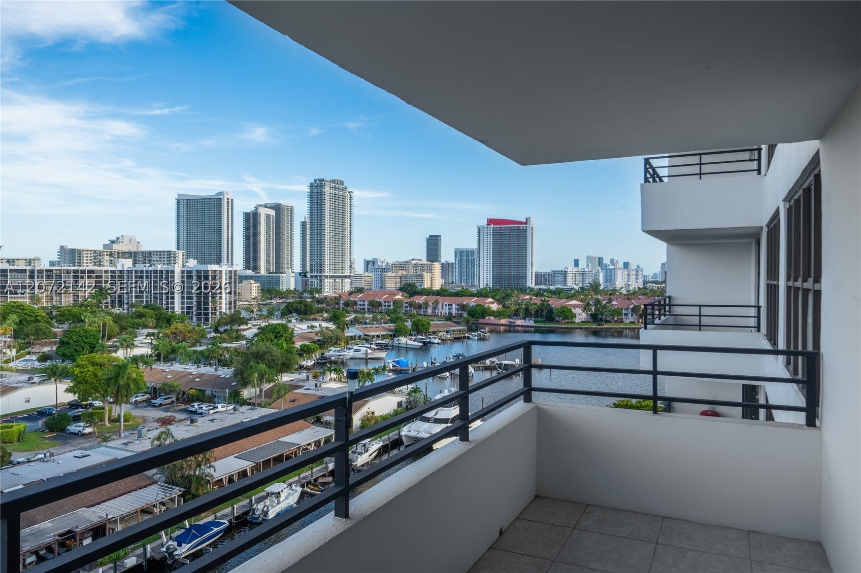 2500 Parkview Dr 1004