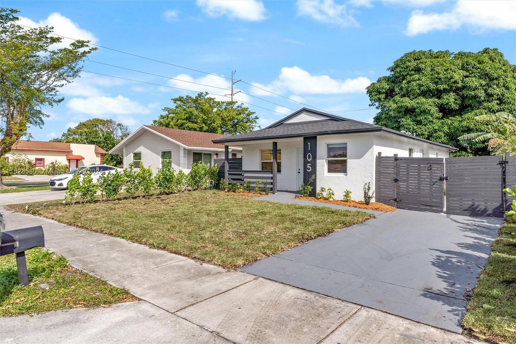 Photo of 105 SW 7th Ave, Delray Beach, FL 33444 (MLS # A11528580)