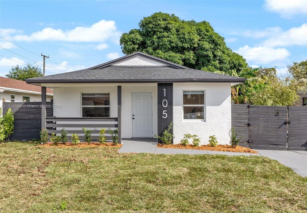 Photo of 105 SW 7th Ave, Delray Beach, FL 33444 (MLS # A11528580)