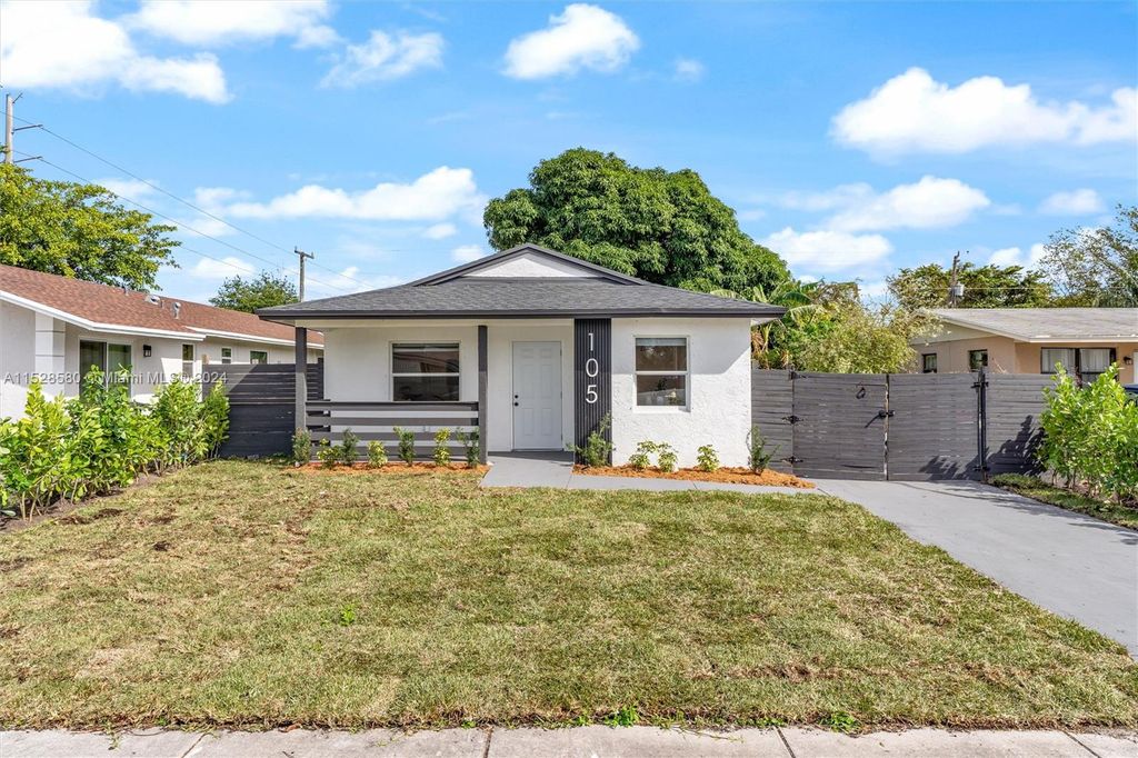 Photo of 105 SW 7th Ave, Delray Beach, FL 33444 (MLS # A11528580)