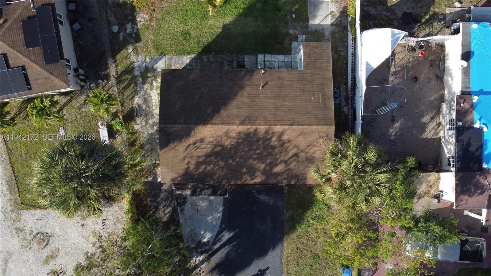 LAUDERDALE MANOR - Residential