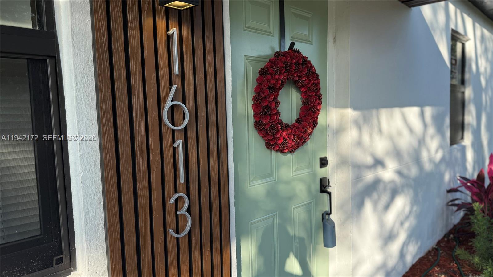 LAUDERDALE MANOR - Residential