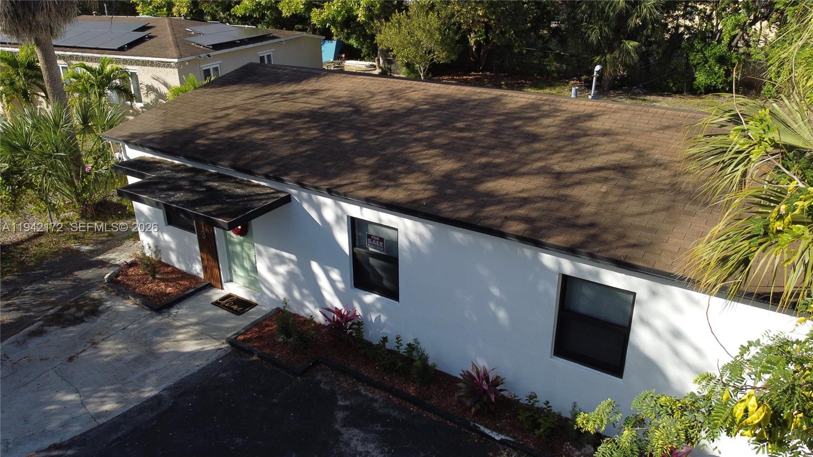 LAUDERDALE MANOR - Residential