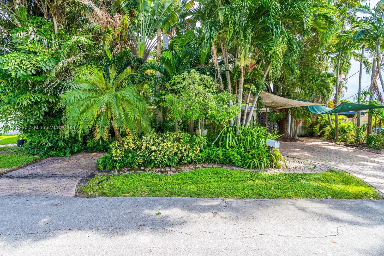 ROYAL PALM ACRES FIRST SE - Residential