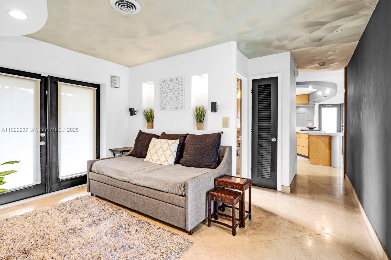 ROYAL PALM ACRES FIRST SE - Residential