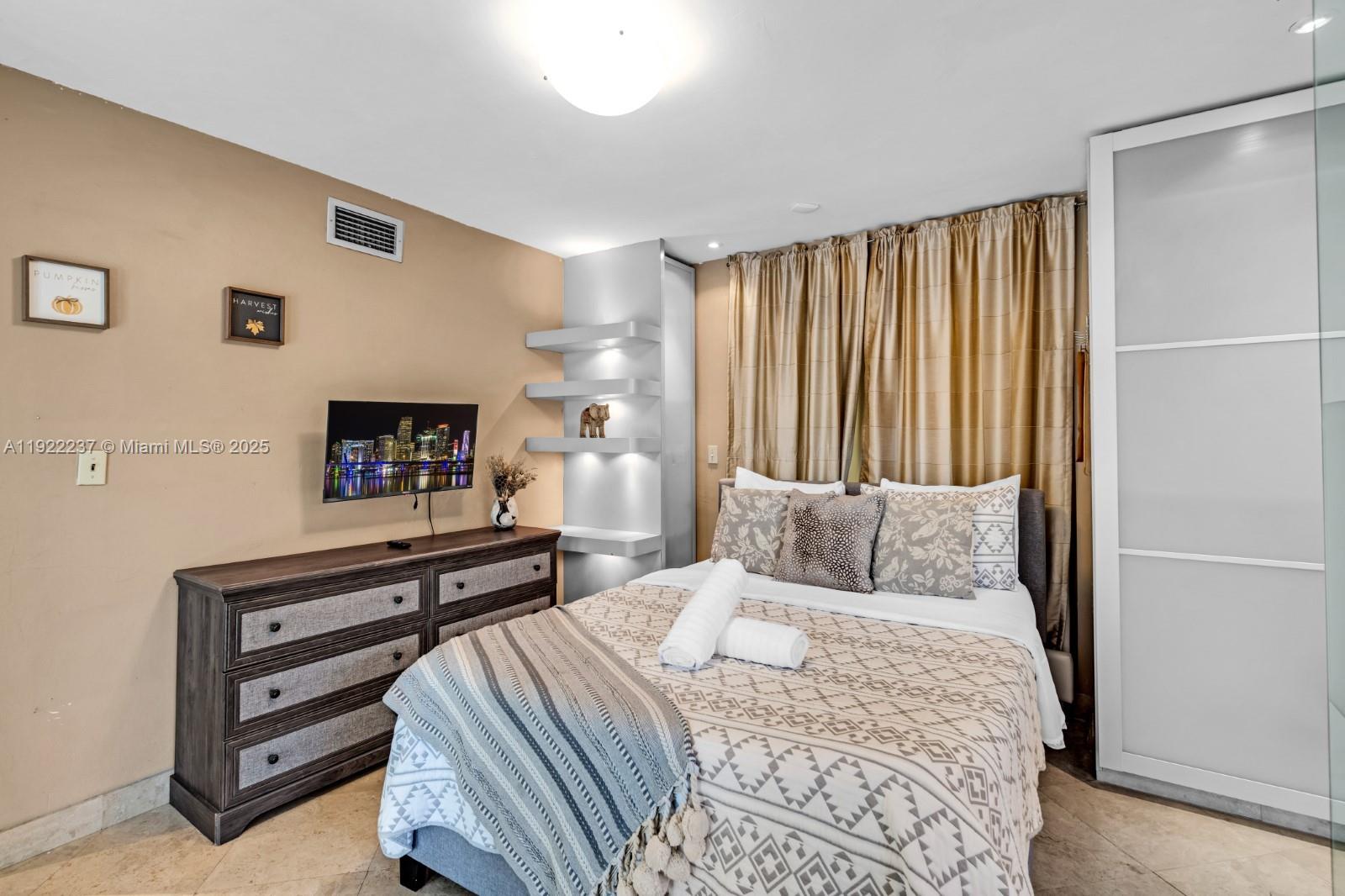 ROYAL PALM ACRES FIRST SE - Residential