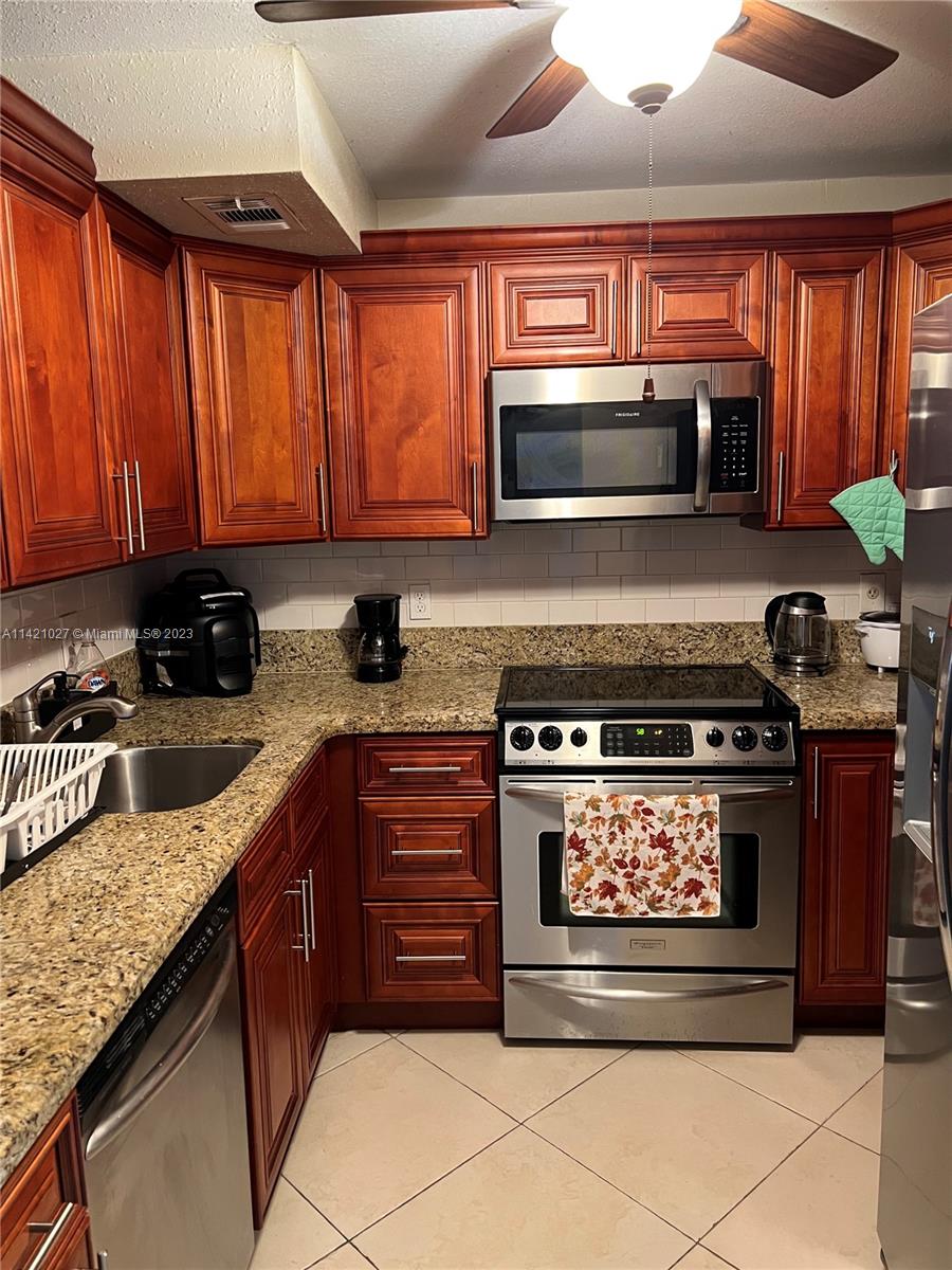 PLANTATION PLACE CONDO - Residential
