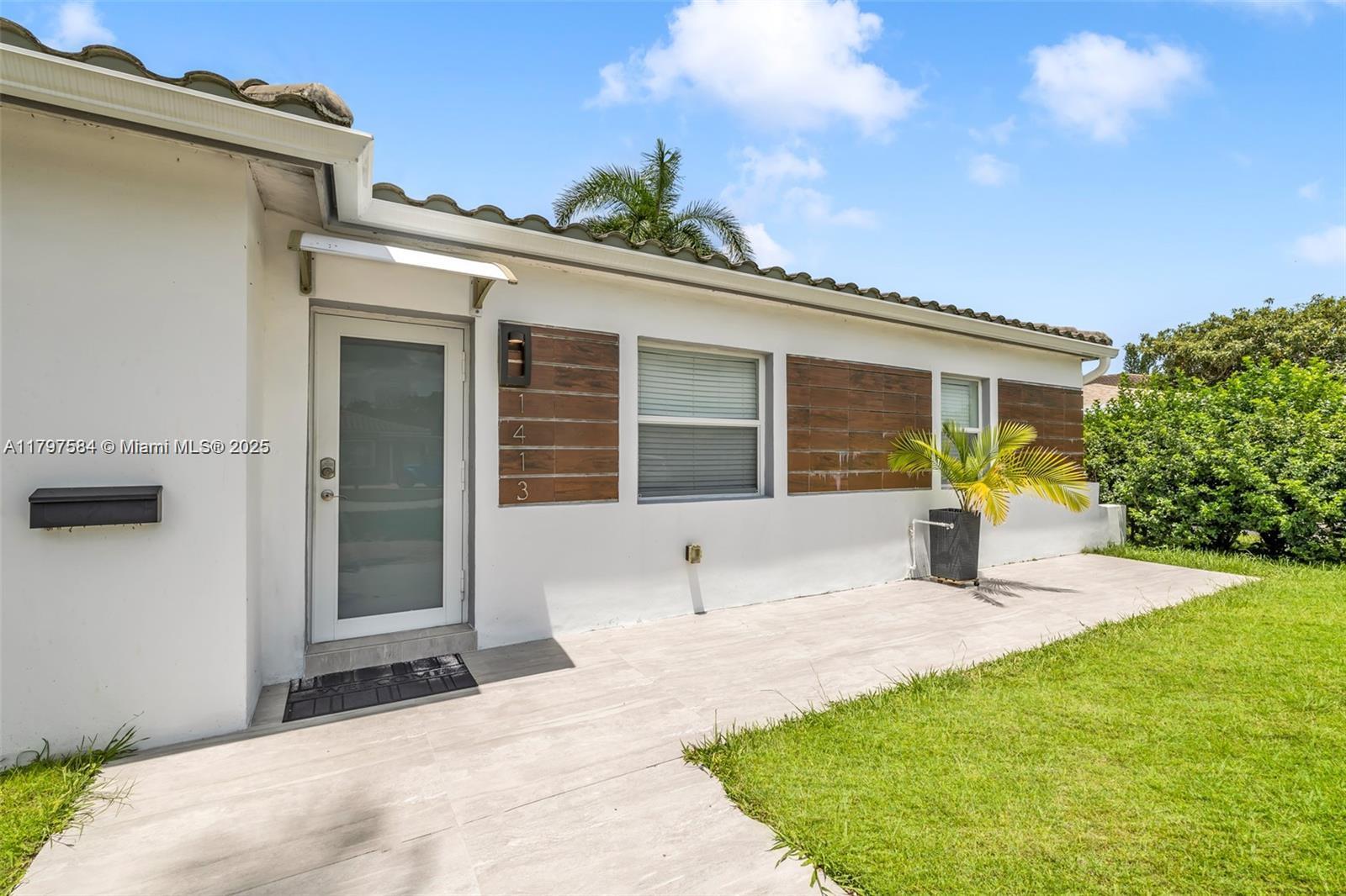 1413 Funston