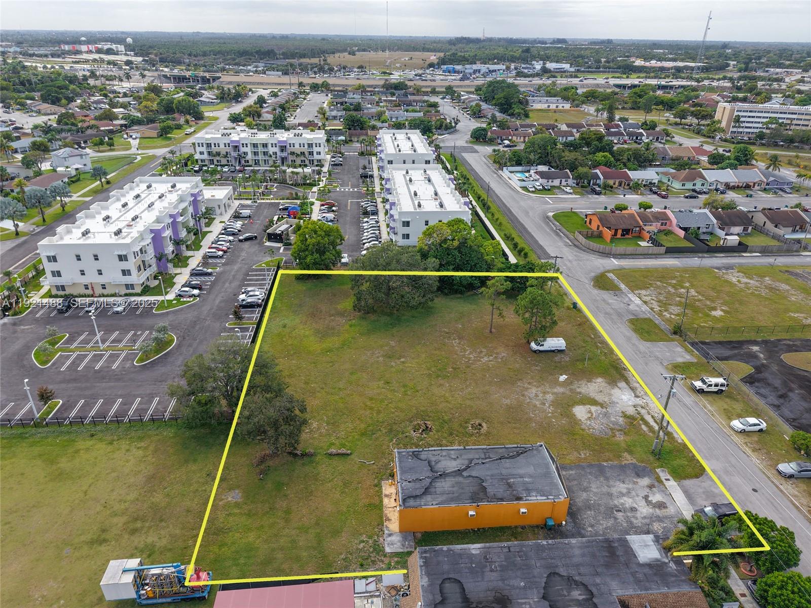 RICHMOND HEIGHTS - Land