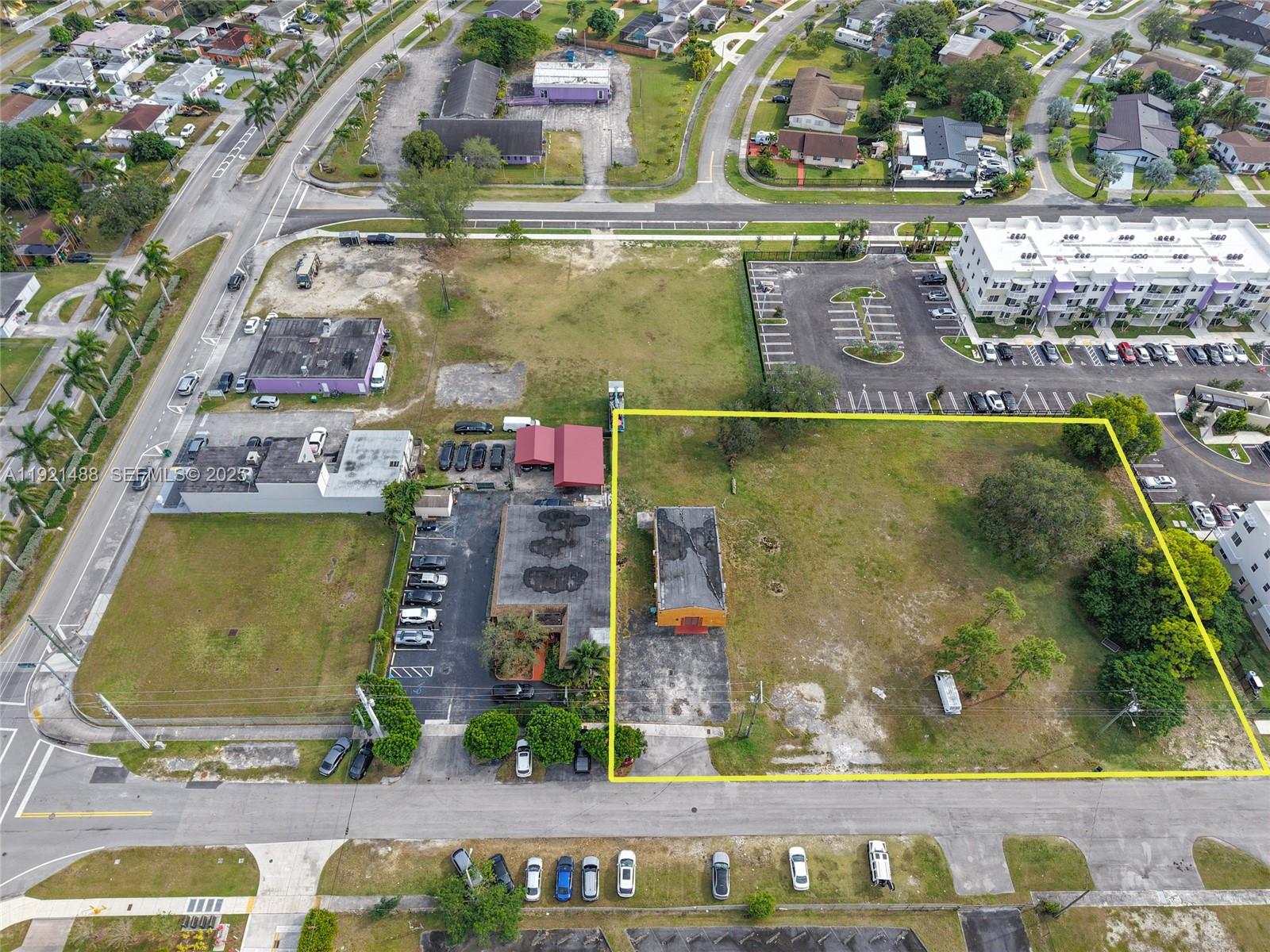 RICHMOND HEIGHTS - Land