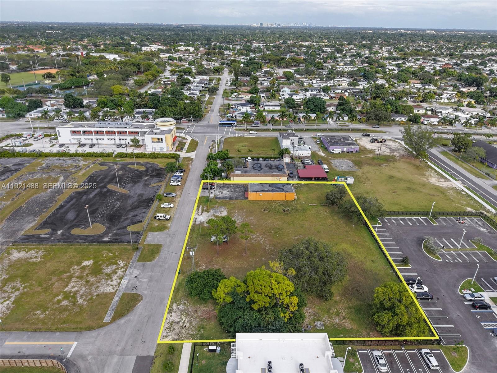 RICHMOND HEIGHTS - Land