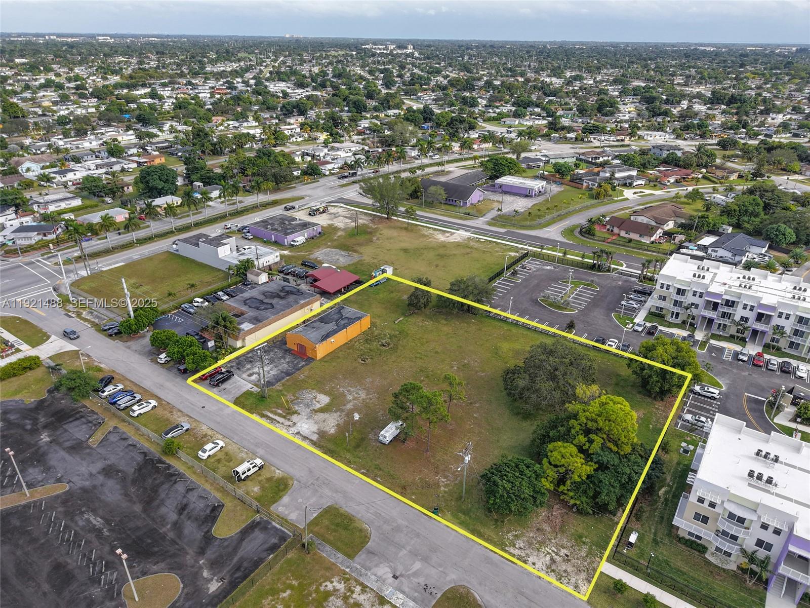 RICHMOND HEIGHTS - Land