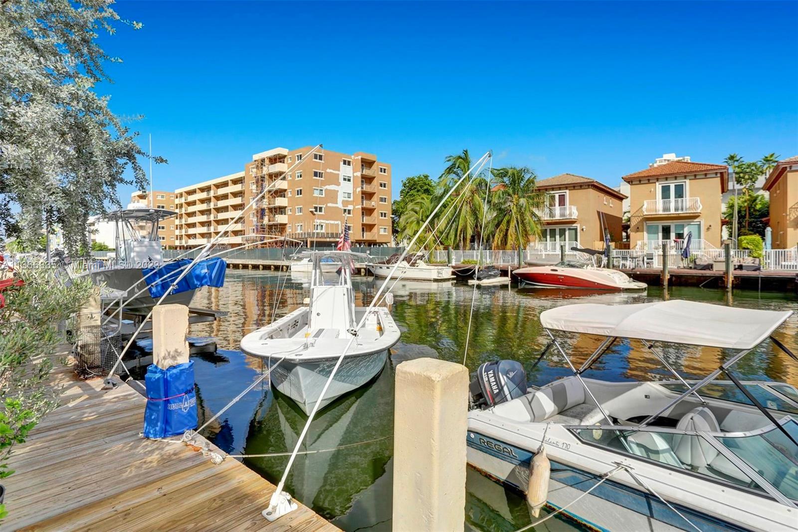 BEACH CLUB VILLAS - Residential