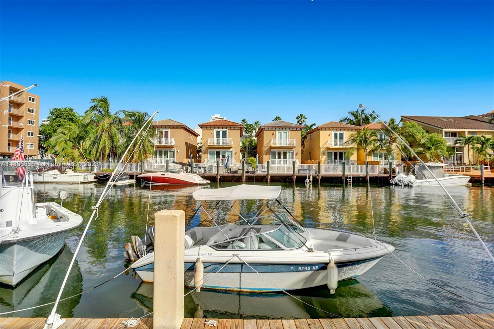 BEACH CLUB VILLAS - Residential